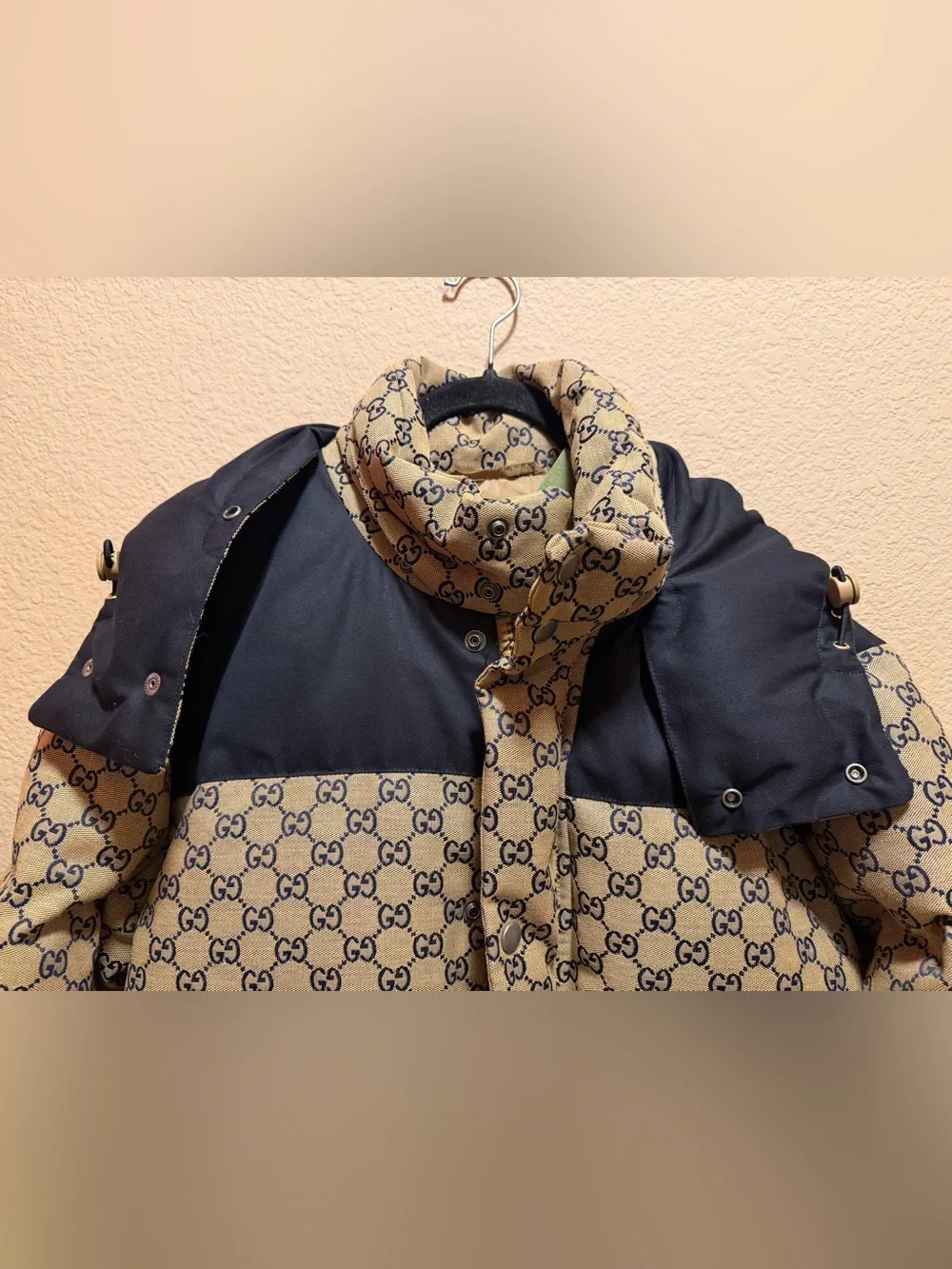 New Authentic Gucci GG Supreme Puffer Jacket Coat Tan Navy Size IT 50 / US L